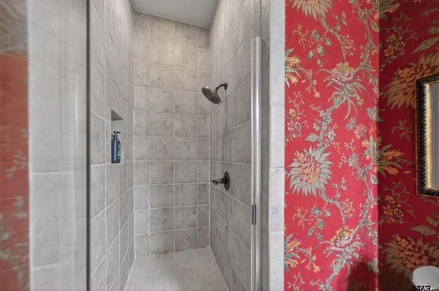 16801 Stallion Shores CT, Lindale, TX 75771