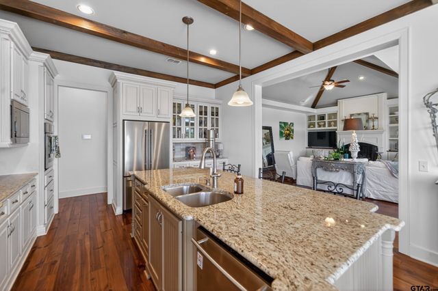 16801 Stallion Shores CT, Lindale, TX 75771