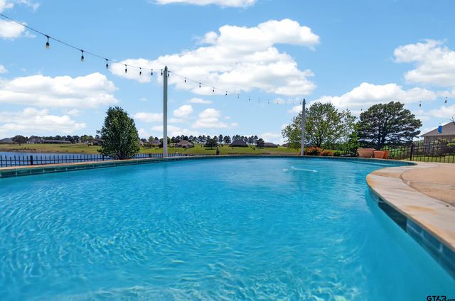 16801 Stallion Shores CT, Lindale, TX 75771