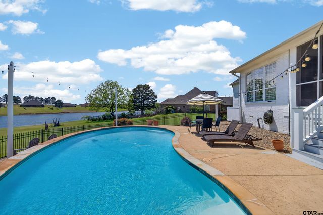 16801 Stallion Shores CT, Lindale, TX 75771