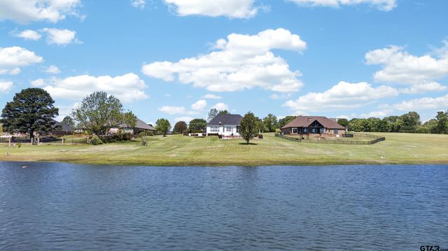 16801 Stallion Shores CT, Lindale, TX 75771