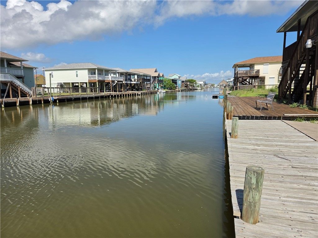 175 Sailfish Dr, Rockport, TX 78382 — photo 2