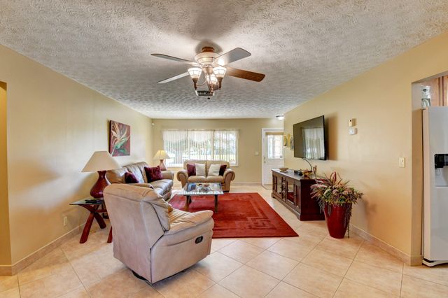 14425 Amapola Way, Delray Beach, FL 33484