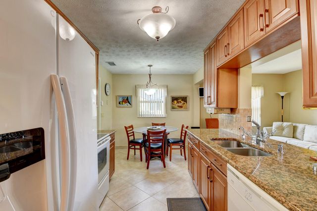 14425 Amapola Way, Delray Beach, FL 33484