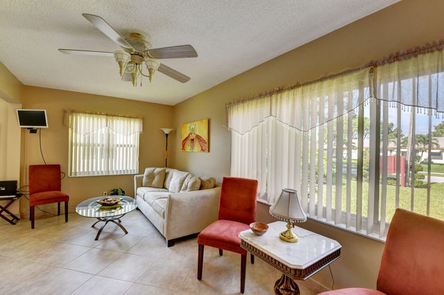 14425 Amapola Way, Delray Beach, FL 33484