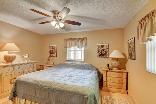 14425 Amapola Way, Delray Beach, FL 33484