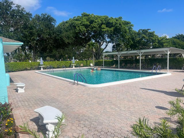 14425 Amapola Way, Delray Beach, FL 33484