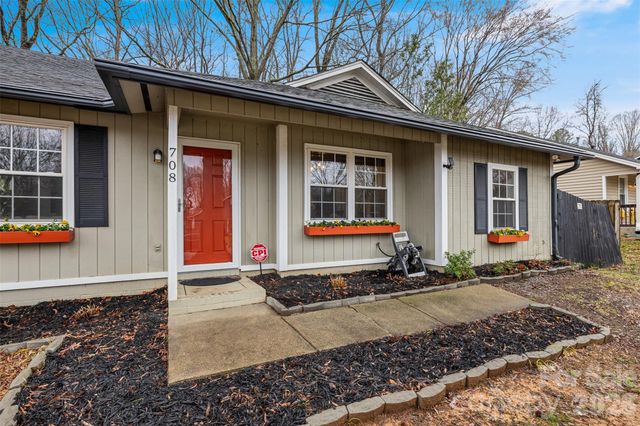 708 Pennwood Lane, Charlotte, NC 28215