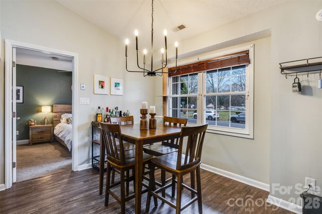 708 Pennwood Lane, Charlotte, NC 28215