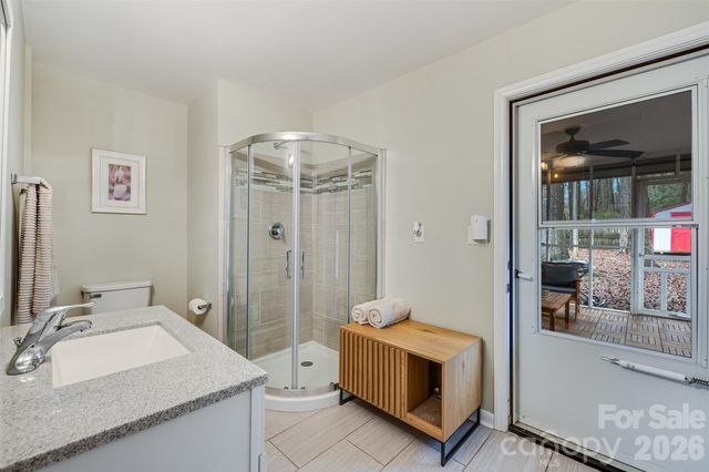 708 Pennwood Lane, Charlotte, NC 28215