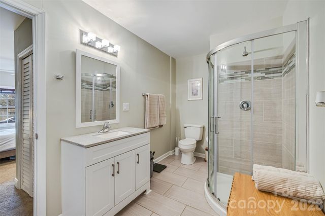 708 Pennwood Lane, Charlotte, NC 28215