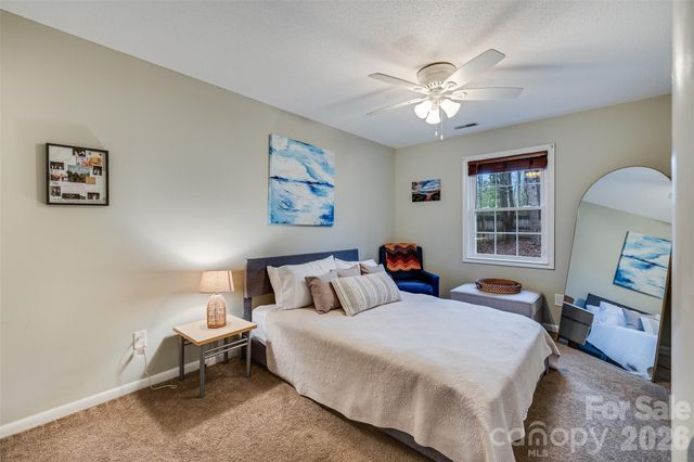 708 Pennwood Lane, Charlotte, NC 28215