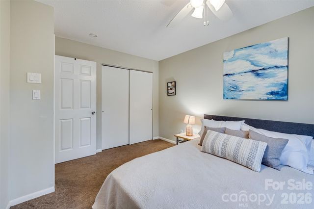 708 Pennwood Lane, Charlotte, NC 28215