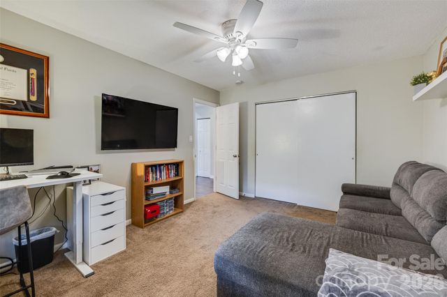 708 Pennwood Lane, Charlotte, NC 28215