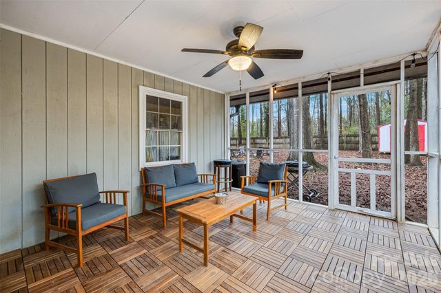 708 Pennwood Lane, Charlotte, NC 28215