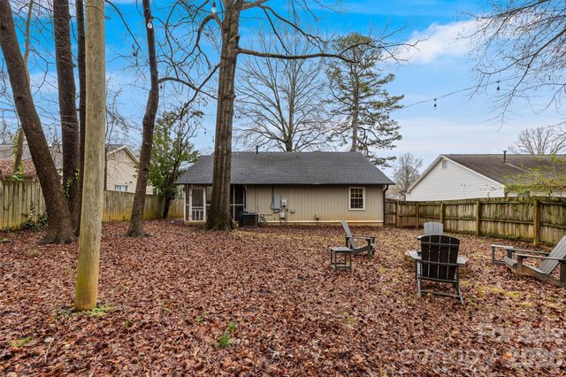 708 Pennwood Lane, Charlotte, NC 28215