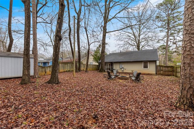 708 Pennwood Lane, Charlotte, NC 28215