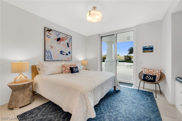 455 Cove Tower DR 304, Naples, FL 34110