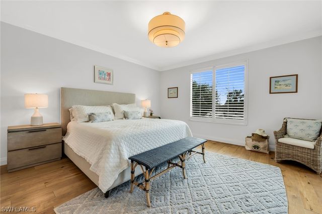 455 Cove Tower DR 304, Naples, FL 34110