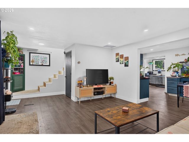19095 Sw KINNAMAN Rd, Beaverton, OR 97078
