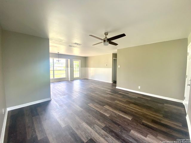 5711 GABOR DR, San Antonio, TX 78240
