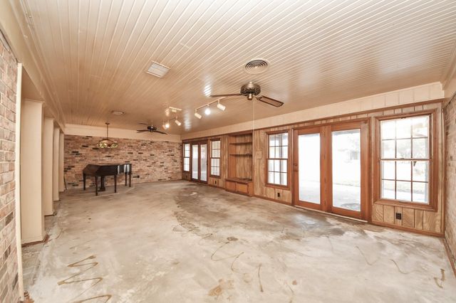 17115 County Road 831, Pearland, TX 77584