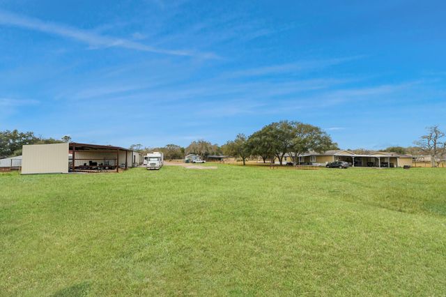 17115 County Road 831, Pearland, TX 77584