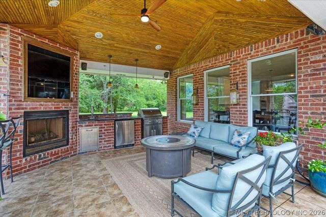 3419 Castle Court, Durant, OK 74701