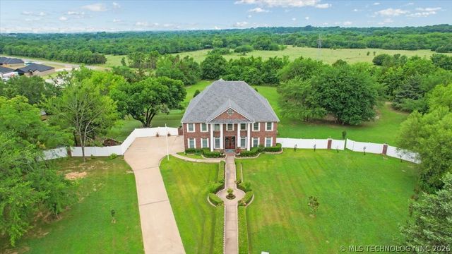 3419 Castle Court, Durant, OK 74701