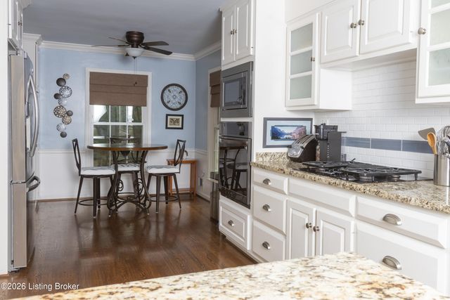 10300 Falling Tree Way, Louisville, KY 40223