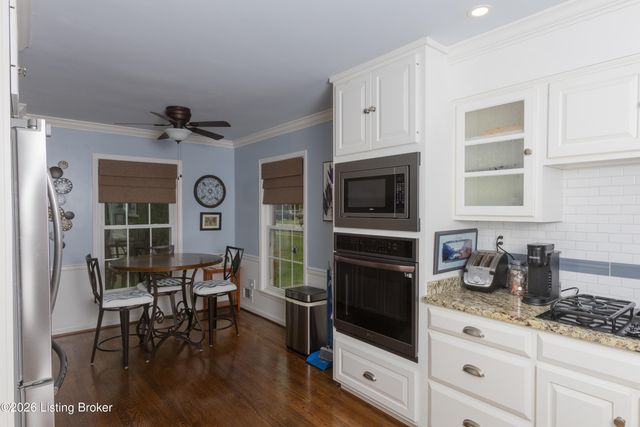 10300 Falling Tree Way, Louisville, KY 40223