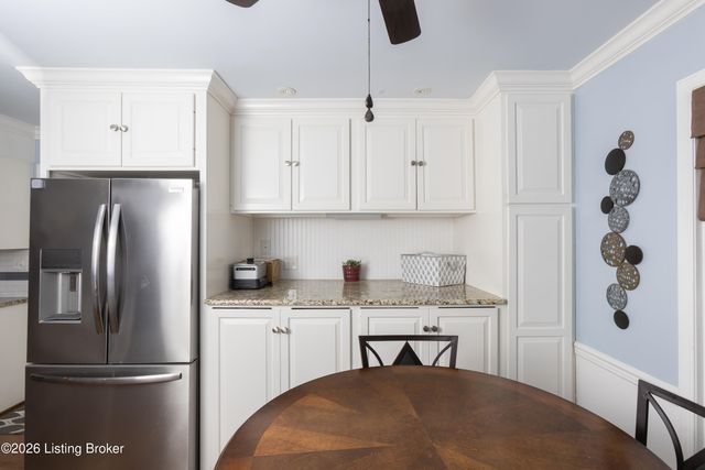 10300 Falling Tree Way, Louisville, KY 40223