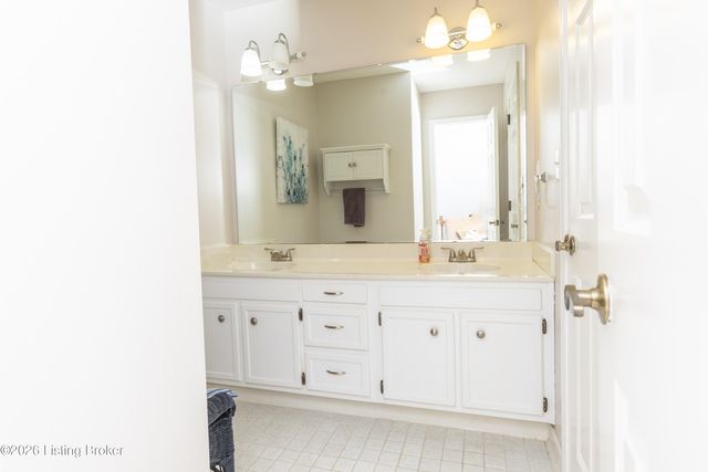 10300 Falling Tree Way, Louisville, KY 40223