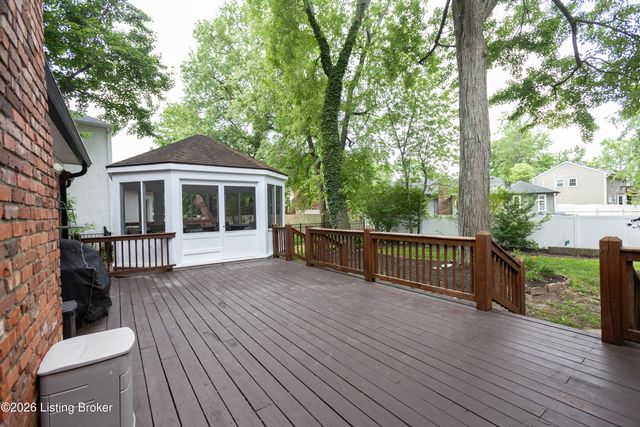 10300 Falling Tree Way, Louisville, KY 40223