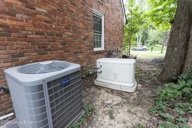 10300 Falling Tree Way, Louisville, KY 40223