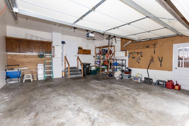 10300 Falling Tree Way, Louisville, KY 40223
