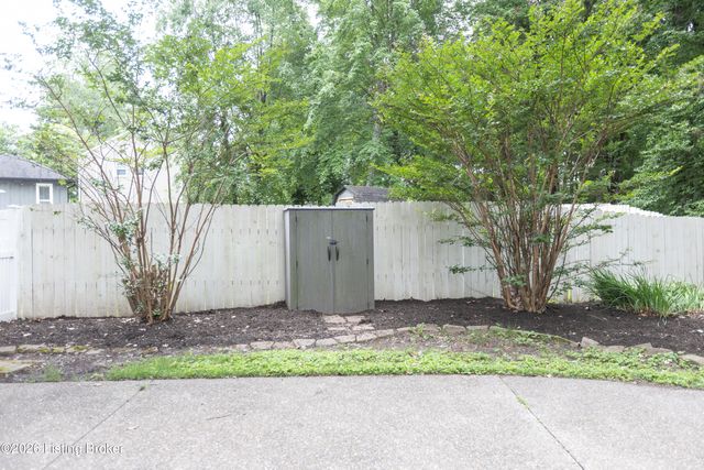 10300 Falling Tree Way, Louisville, KY 40223