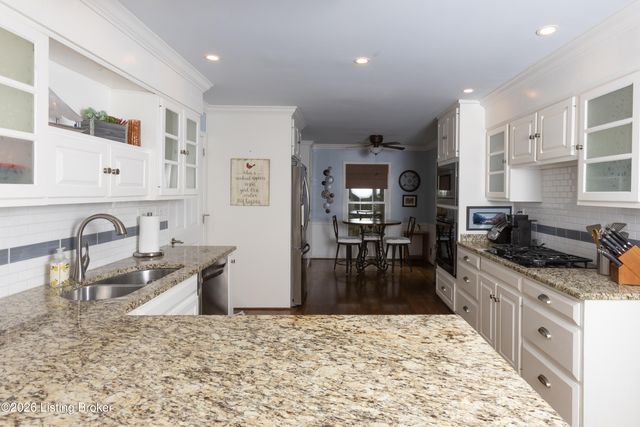 10300 Falling Tree Way, Louisville, KY 40223
