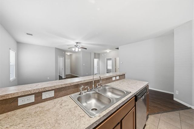6015 Burnet Bend Avenue, Crosby, TX 77532