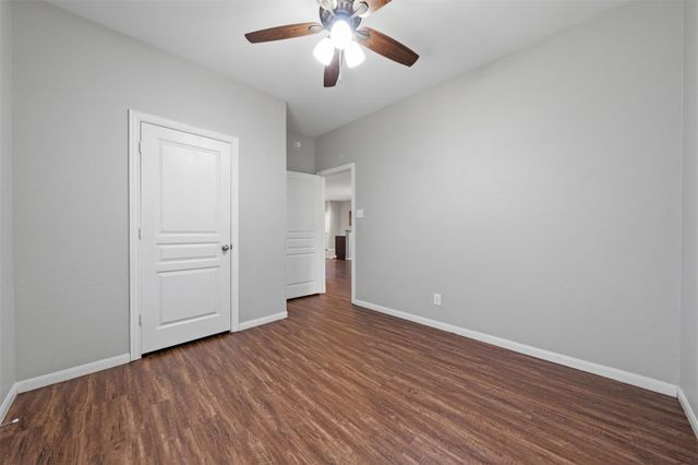 6015 Burnet Bend Avenue, Crosby, TX 77532