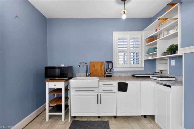 1500 Cloverdale Avenue, Winston-salem, NC 27104