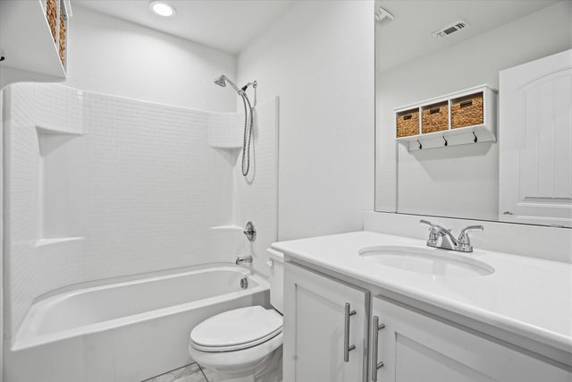 428 Edgewick Lane, Fort Worth, TX 76036