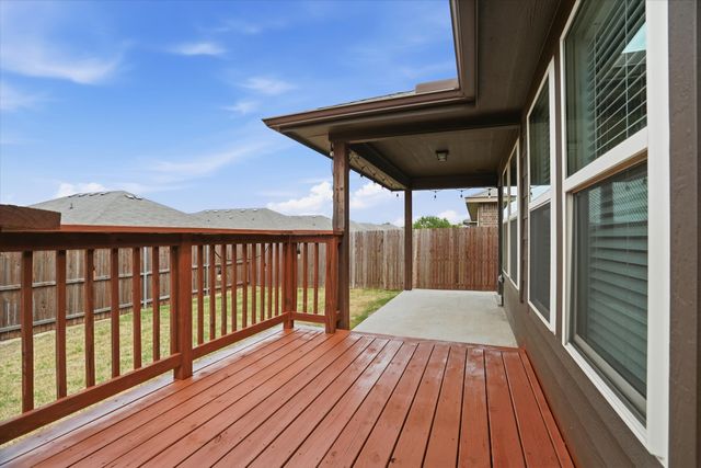 428 Edgewick Lane, Fort Worth, TX 76036