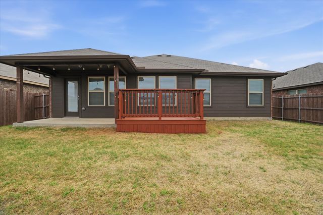 428 Edgewick Lane, Fort Worth, TX 76036