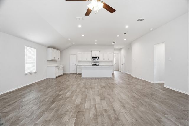 428 Edgewick Lane, Fort Worth, TX 76036