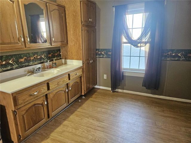 16003 E Katy Track Road, Nevada, MO 64772