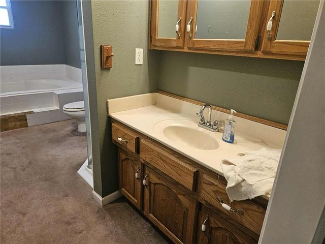 16003 E Katy Track Road, Nevada, MO 64772