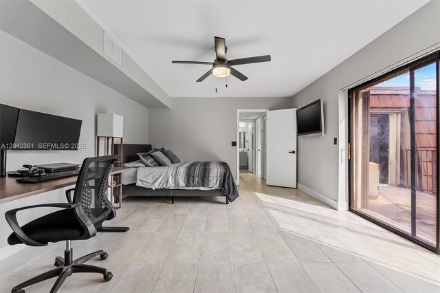11867 SW 13th Ct, Davie, FL 33325