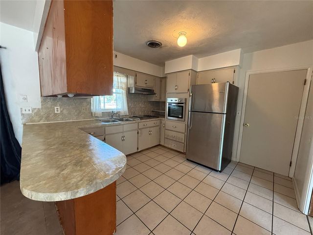 915 14TH STREET E, Bradenton, FL 34208