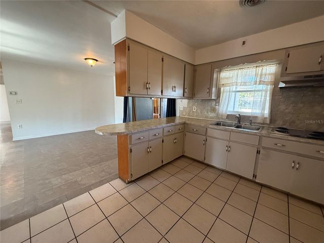 915 14TH STREET E, Bradenton, FL 34208
